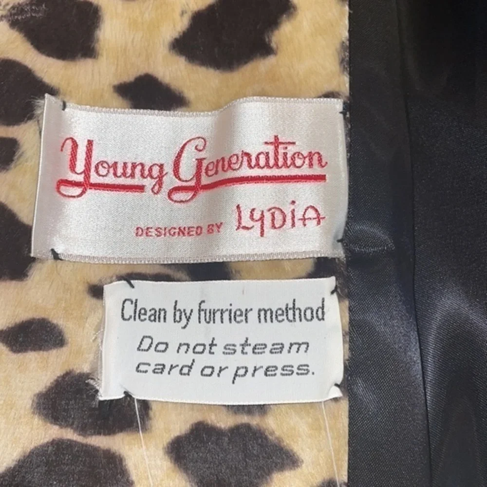 LEOPARD FUR Vintage Fab‎ YOUNG GENERATION  Cape One Size Fits All  MADE IN USA